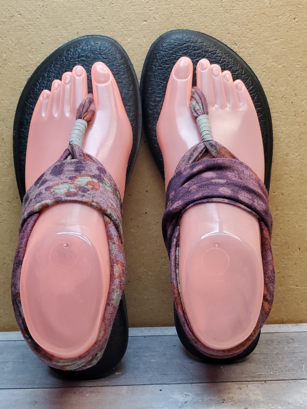 Sanuk Women's Red and Purple Yoga Sandals  Size 8